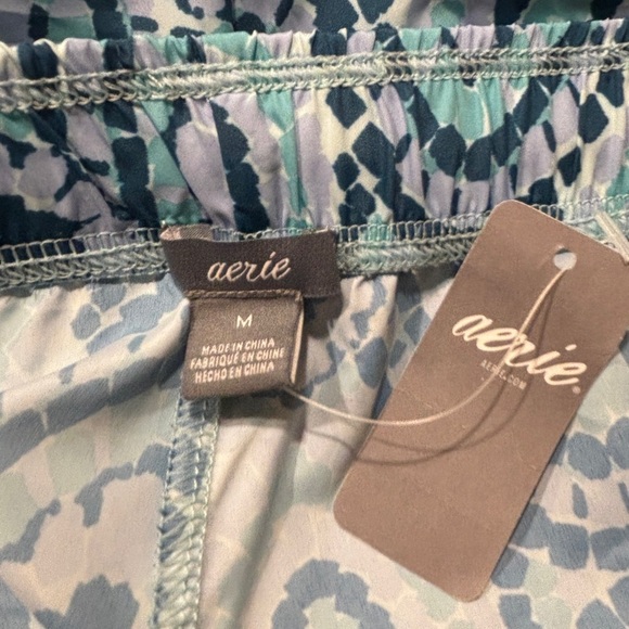 Aerie Athletic Drawstring Shorts Woman’s Size Medium Geometric Pattern - Picture 3 of 8